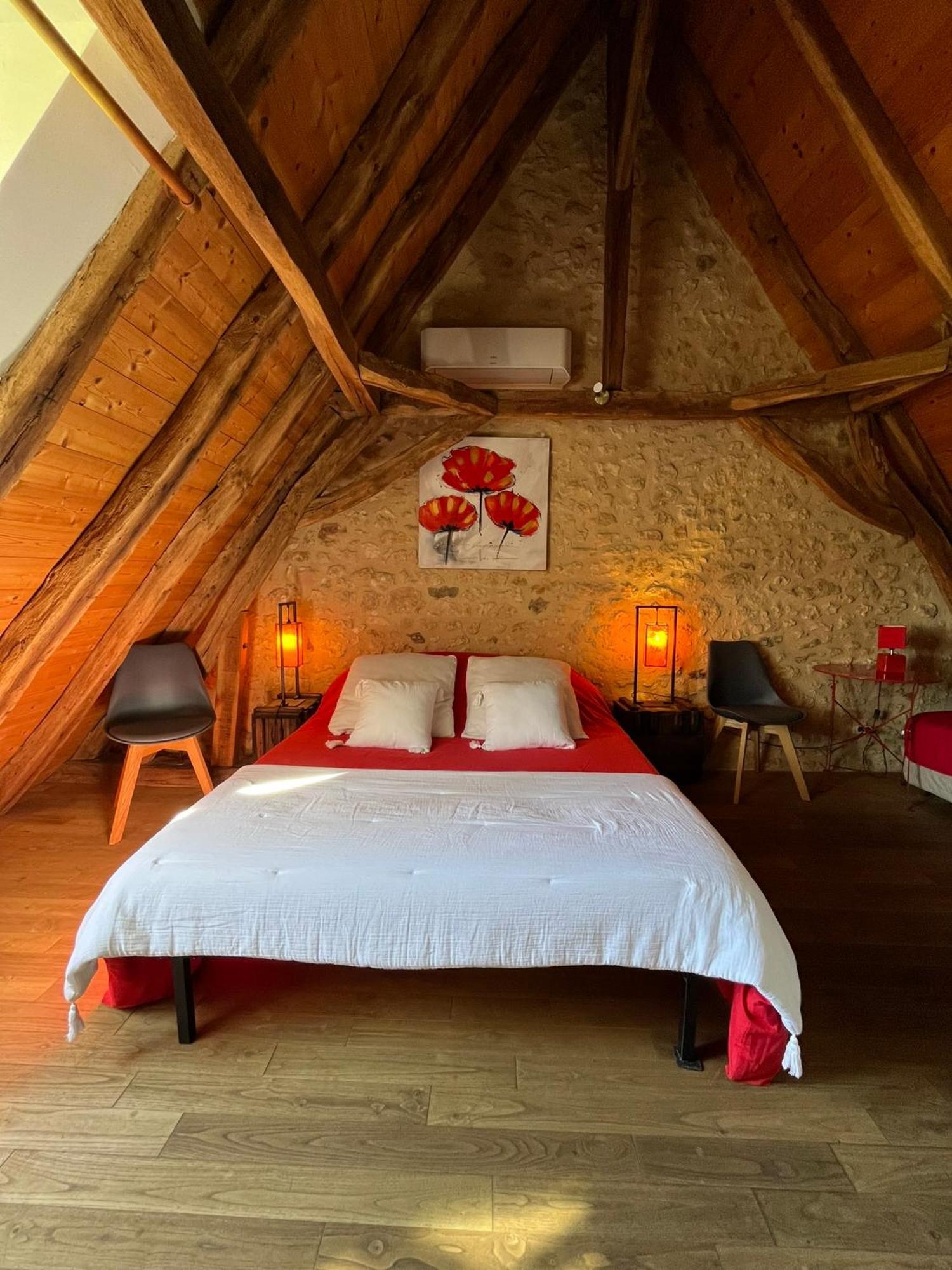 Chambre D'Hotes La Ferme De La Croix. Saint-Avit-Sénieur Екстериор снимка